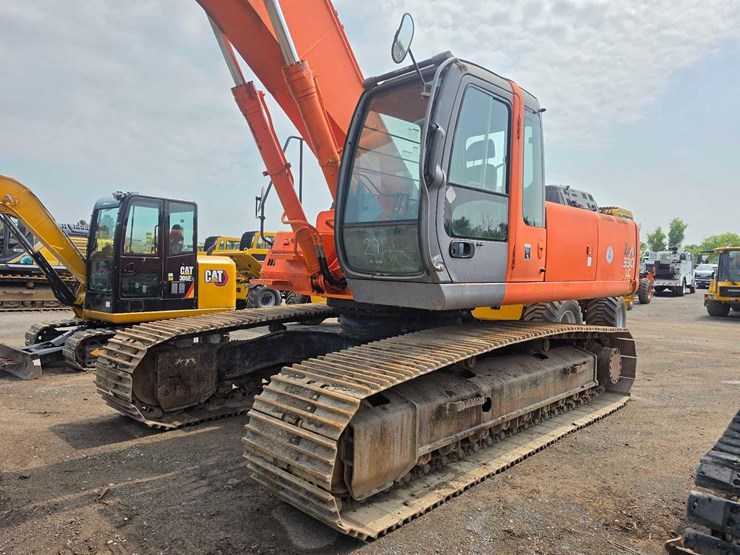 hitachi-zx330-image-2