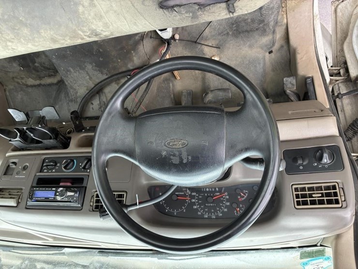 2001-ford-f250-image-14