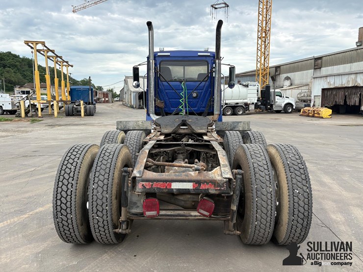 2013-mack-chu613-t/a-day-cab-truck-tractor-image-5