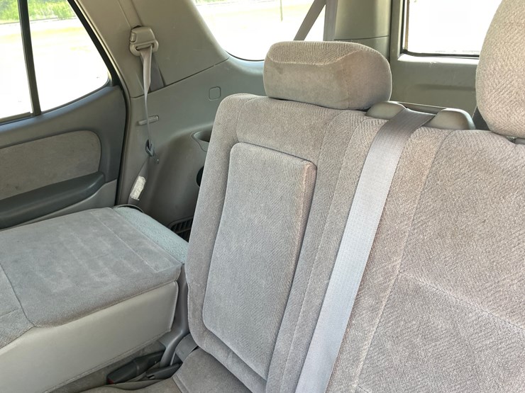 2003-toyota-sequoia-image-49