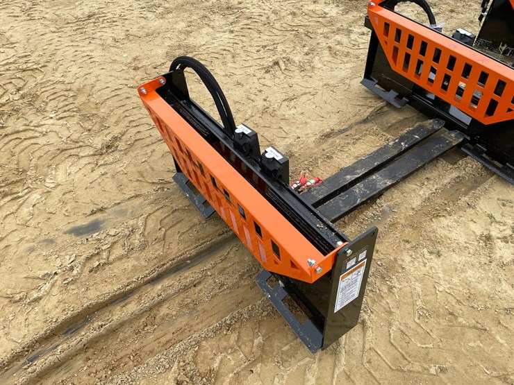 #2012-•-new-wolverine-hydraulic-adjustable-pallet-fork-image-5