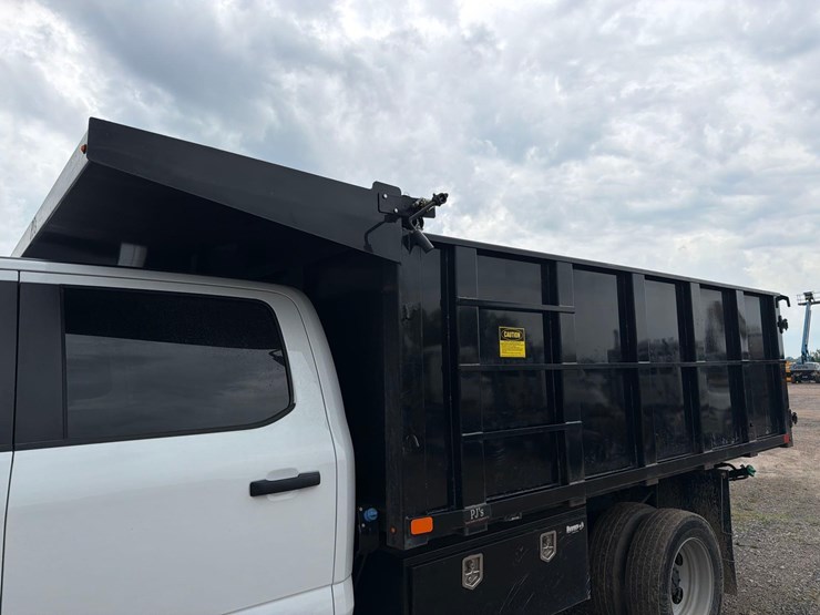 2024-ford-f550-image-13