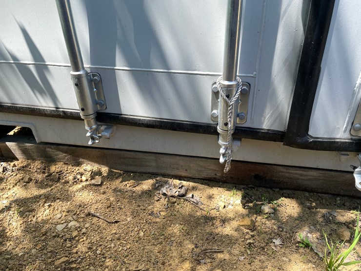 #120-•-40'-high-cube-multi-door-shipping-container-image-10
