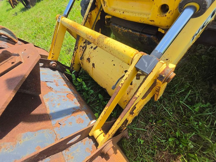 new-holland-b95-image-15