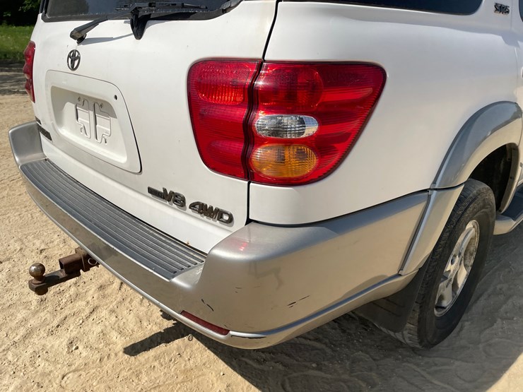 2003-toyota-sequoia-image-29