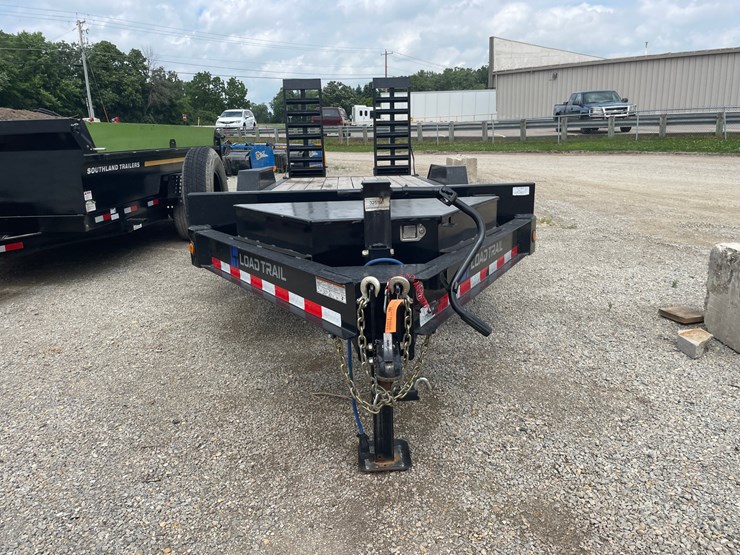 #4867-•-2024-loadtrail-tandem-axle-equipment-trailer-(has-wi-title)-image-2