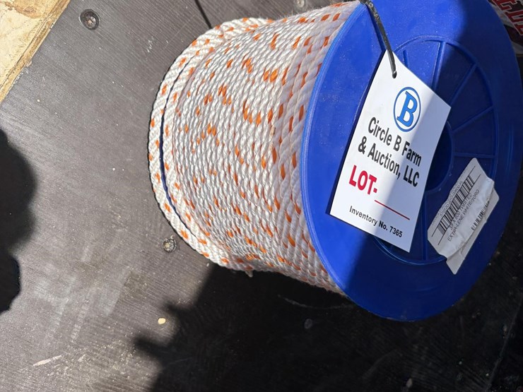 roll-of-3/8"-rope-image-1