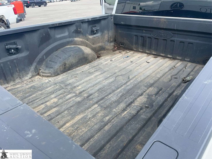 2021-ford-f250-image-21