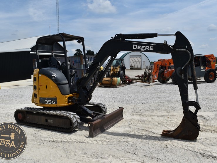 2020-deere-35g-image-17