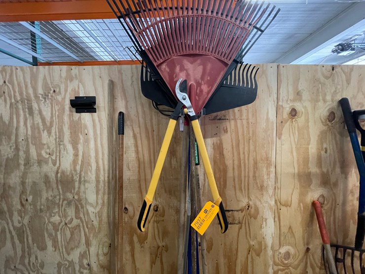 #7937-•-various-handled-tools-image-5
