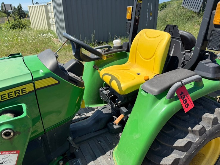john-deere-3032e-image-54