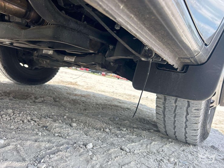 2010-ford-cargo-image-25