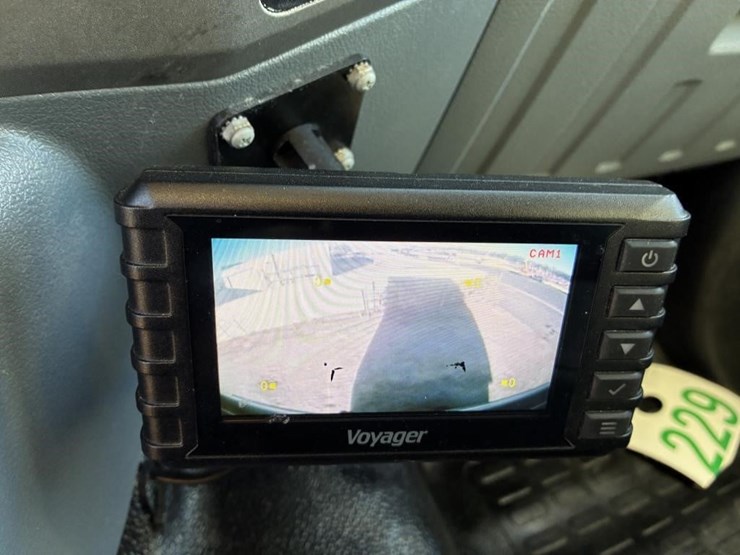 2016-ford-f650-xlt-image-16
