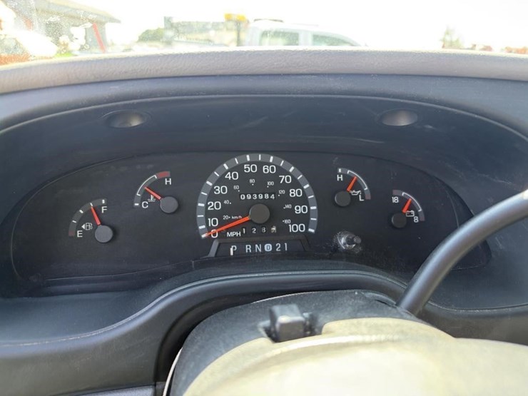 2002-ford-transit-image-17