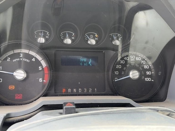 2012-ford-f550-xl-image-14