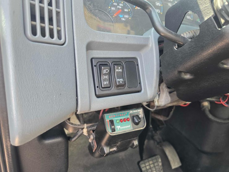 2004-international-durastar-4300-image-17