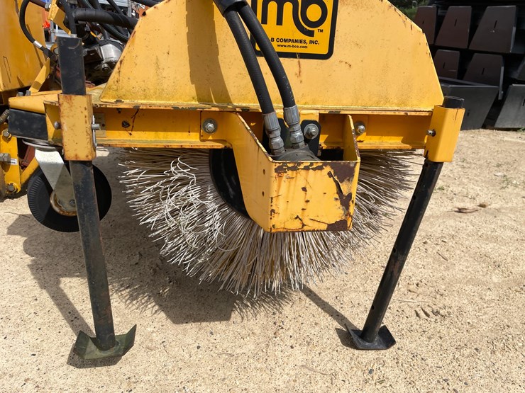 #3433-•-mb-tough-brush-broom-image-15