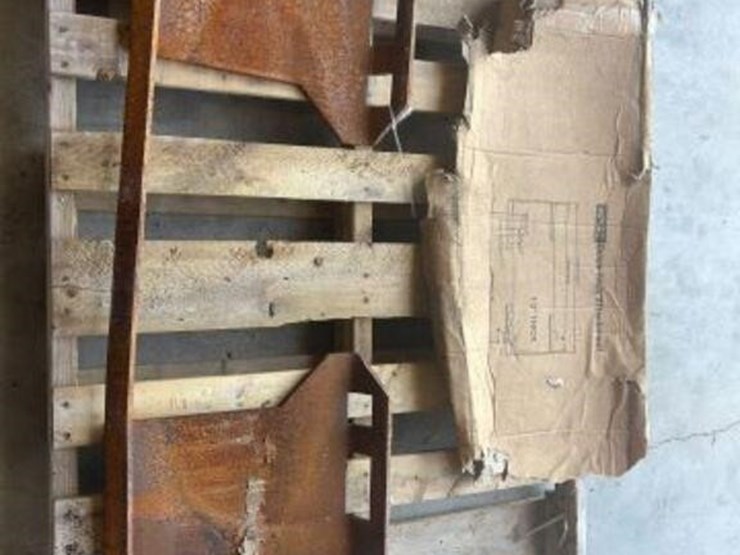 unused-q/c-skid-steer-mount-plate-image-5