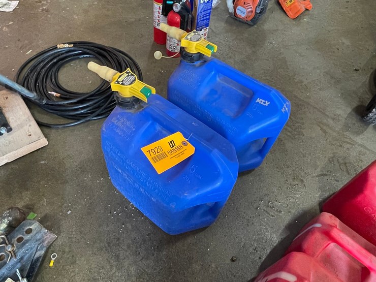 #7929-•-(2)-no-spill-5-gallon-kerosene-cans-image-1