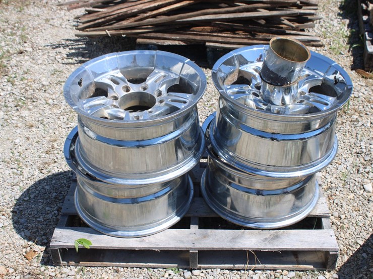 four,-8-lug-18"-cruiser-alloy-wheel-image-1