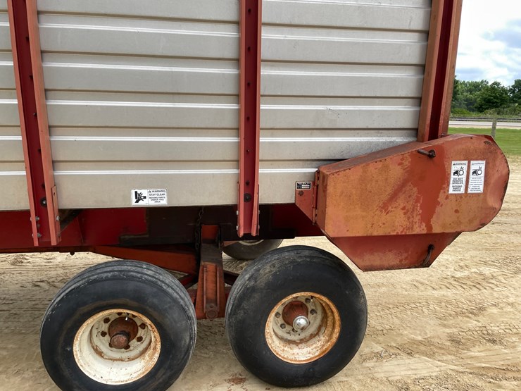 #408-•-h-&-s-18'-chopper-box-image-14