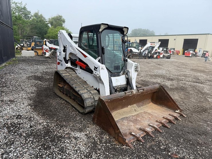 2019-bobcat-t740-image-6