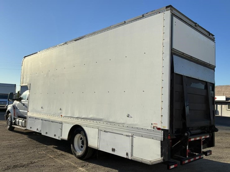 2016-ford-f650-xlt-image-4