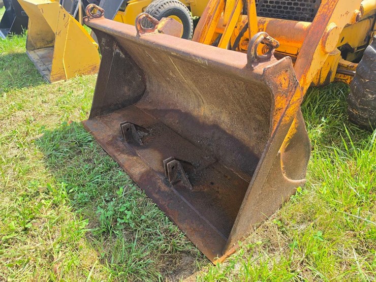 deere-410d-image-10