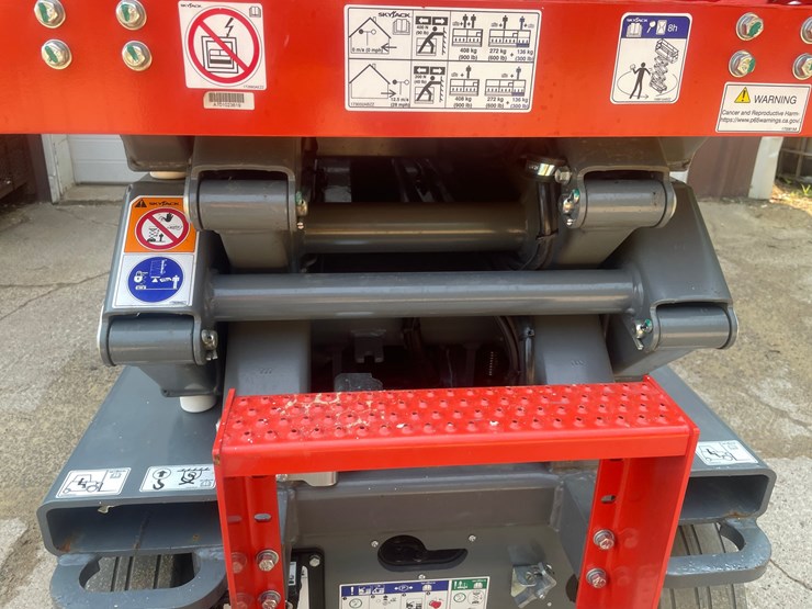 #102-•-2025-skyjack-sj3220e-scissors-lift-image-27