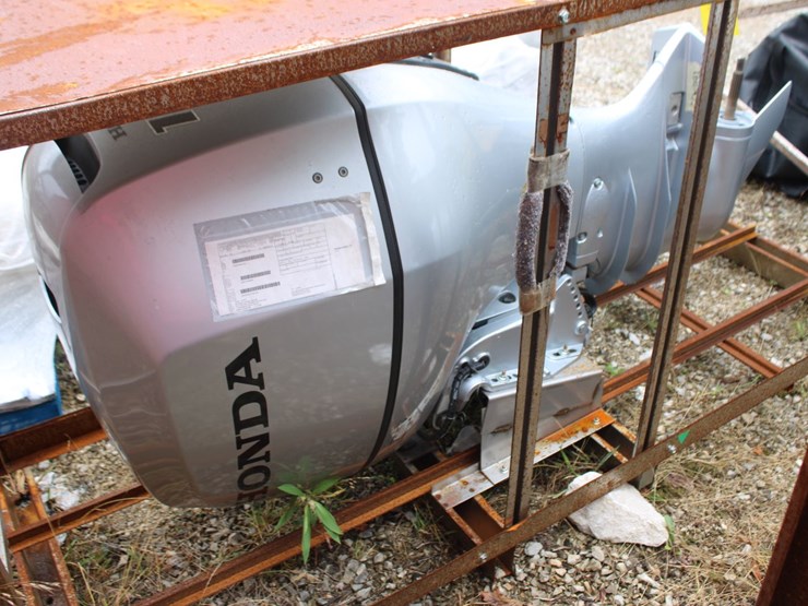 honda-150-vtec-4-stroke-outboard-boat-engine-image-1