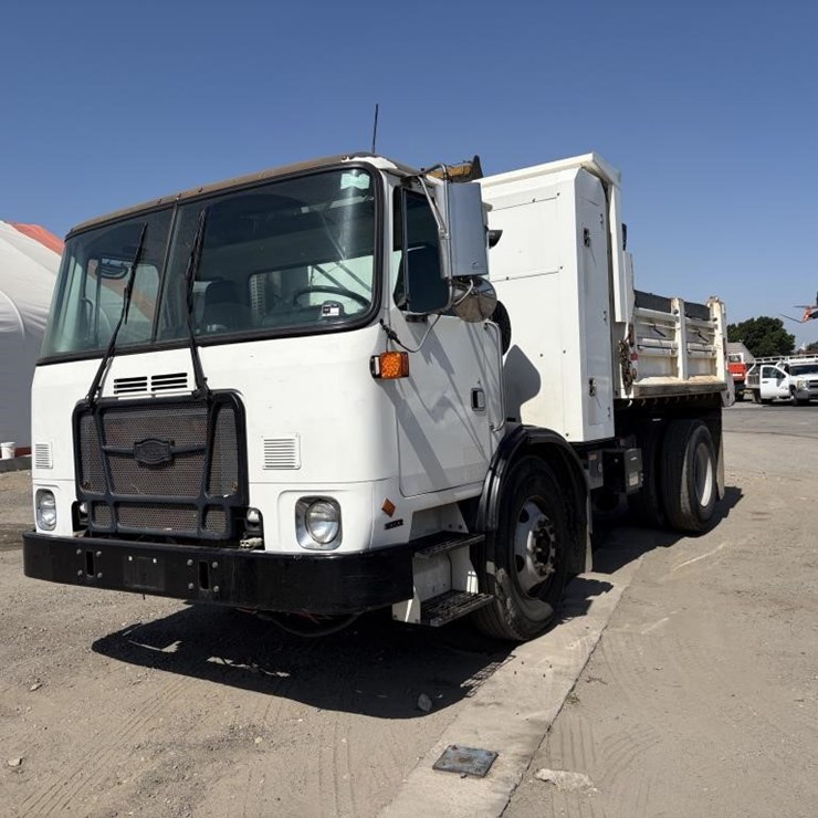 2011 AUTOCAR XPEDITOR