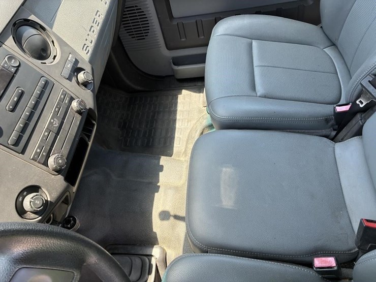 2011-ford-f250-image-19