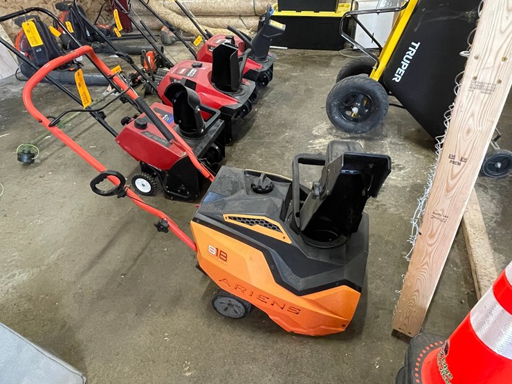 #7926-•-ariens-s18-snow-blower-image-1