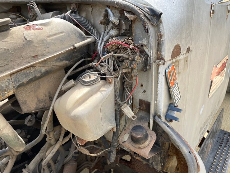 #204-•-1988-international-straight-truck-(has-wi-title)-image-110