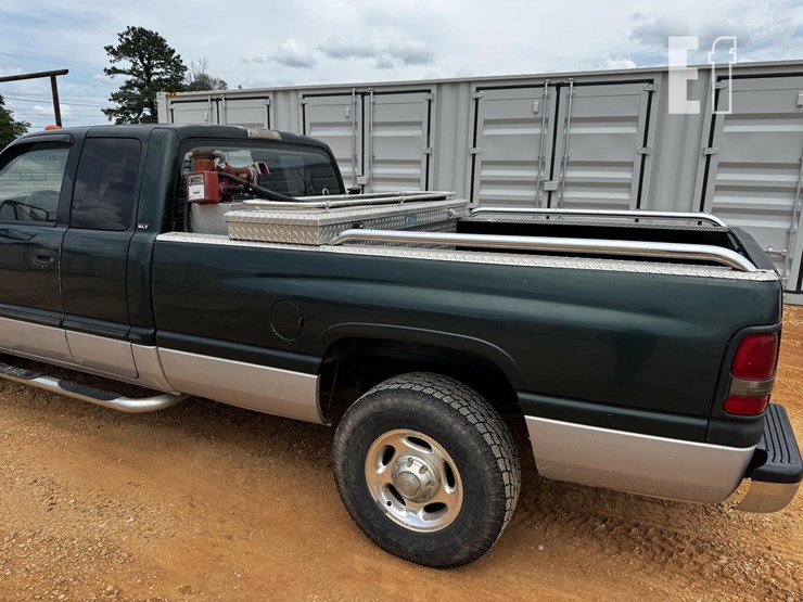 2001-dodge-ram-2500-image-3