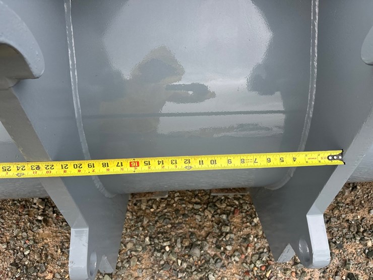 #5099-•-approx-120"-loader-bucket-image-5