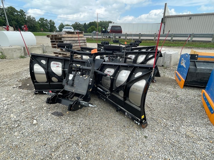#4870-•-2025-boss-9'2"-stainless-dxt-v-plow-image-5
