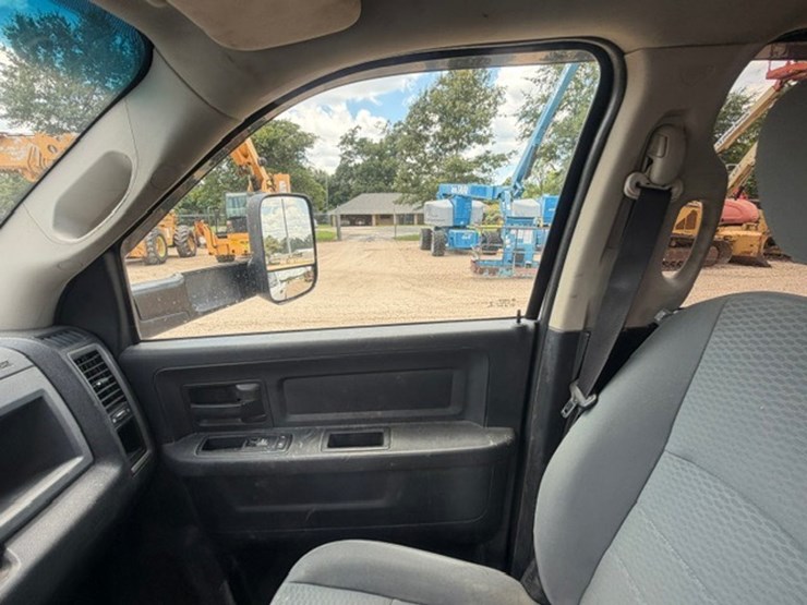 2013-dodge-ram-2500-image-43