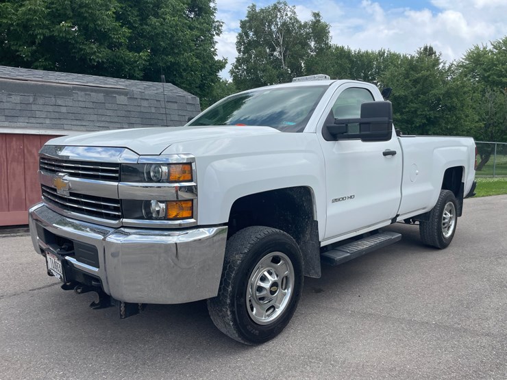 2017-chevrolet-2500-image-1