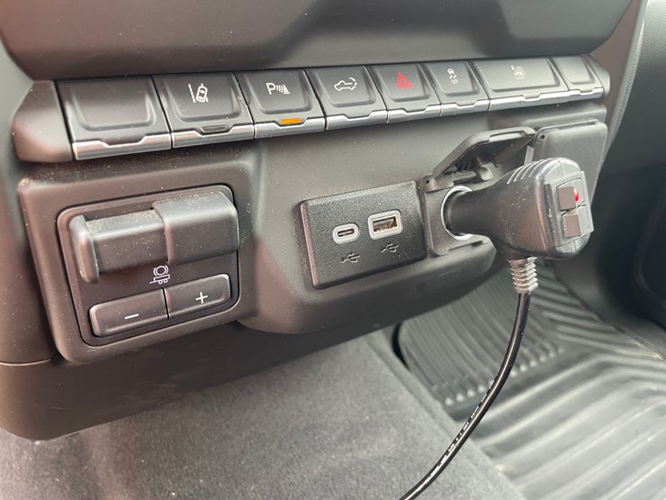 2025-chevrolet-2500-image-40