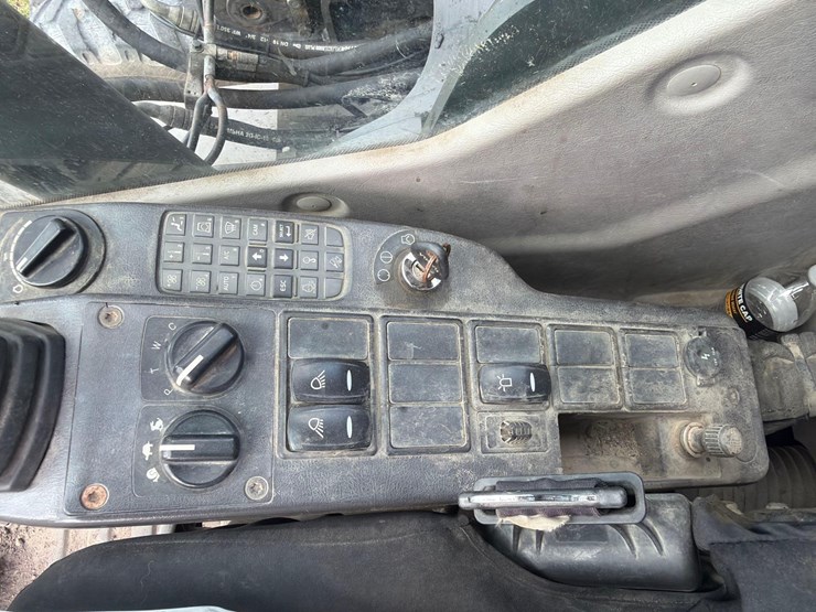 volvo-ew180c-image-31