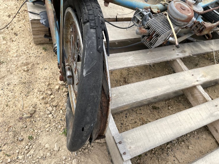 #3395-•-1980-jawa---motokov-moped-image-24