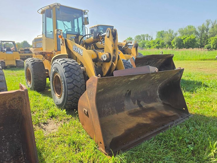 deere-624h-image-3