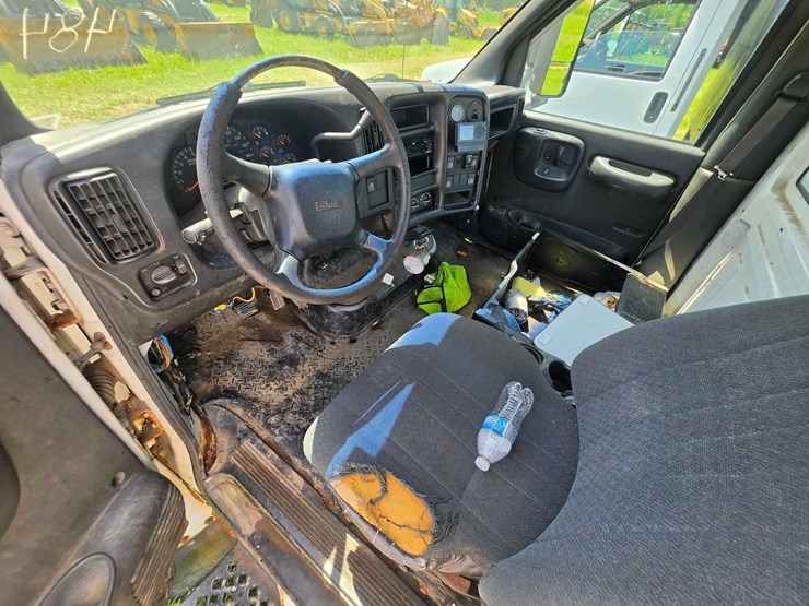 2003-gmc-topkick-c4500-image-12
