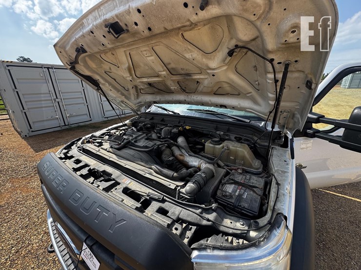 2015-ford-f550-sd-image-11