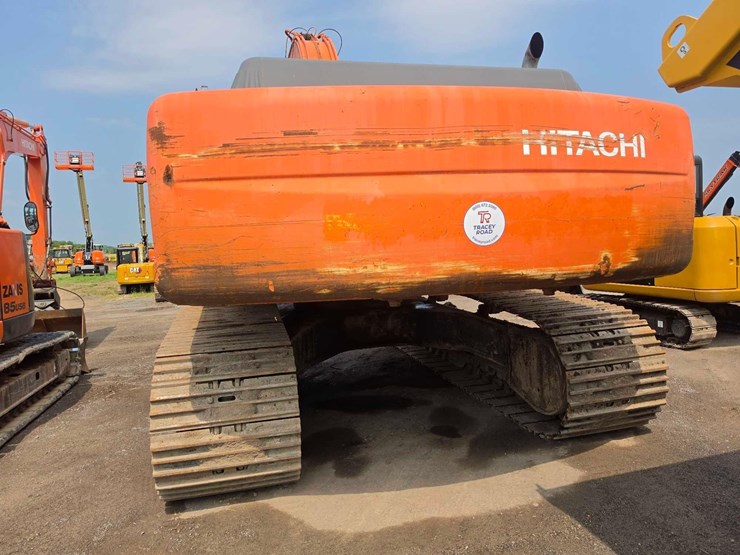 hitachi-zx330-image-7