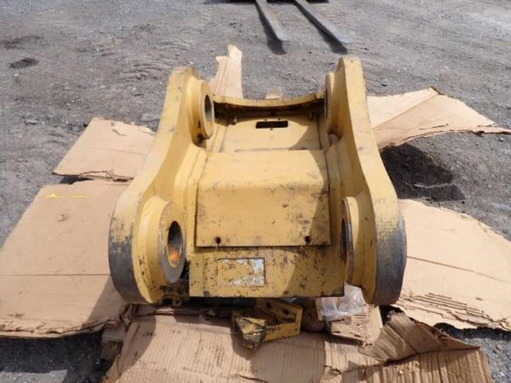 caterpillar-hydraulic-quick-coupler-image-6