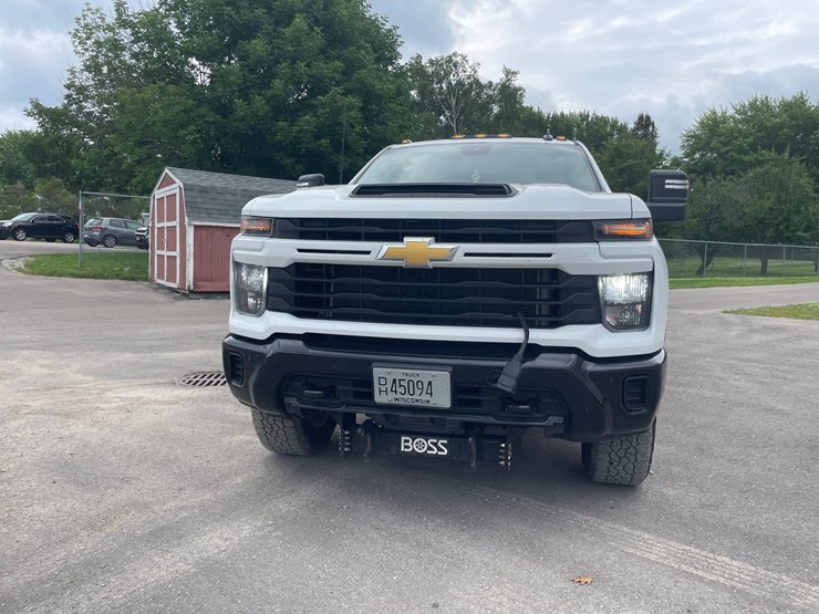 2025-chevrolet-2500-image-2