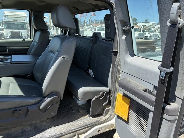 2011-ford-f250-image-13