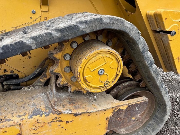 2023-caterpillar-259d3-image-15